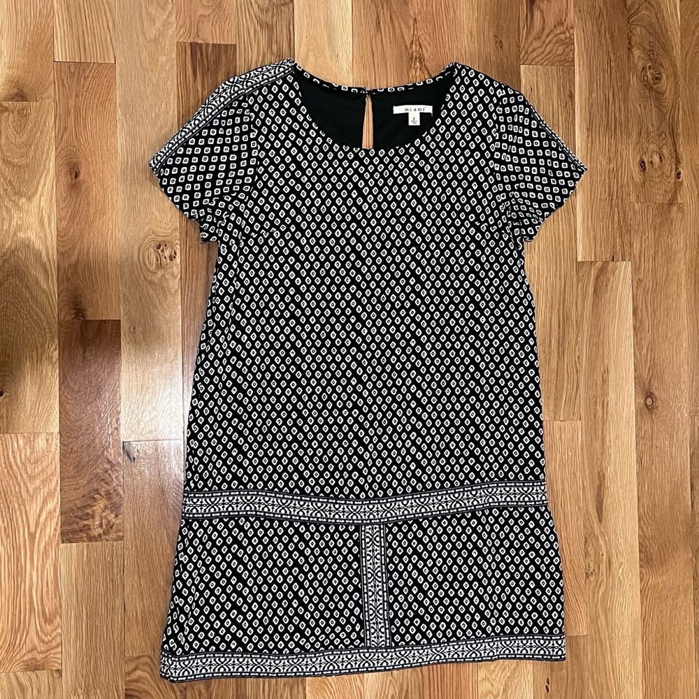 Black and white print short sleeve shift dress size large